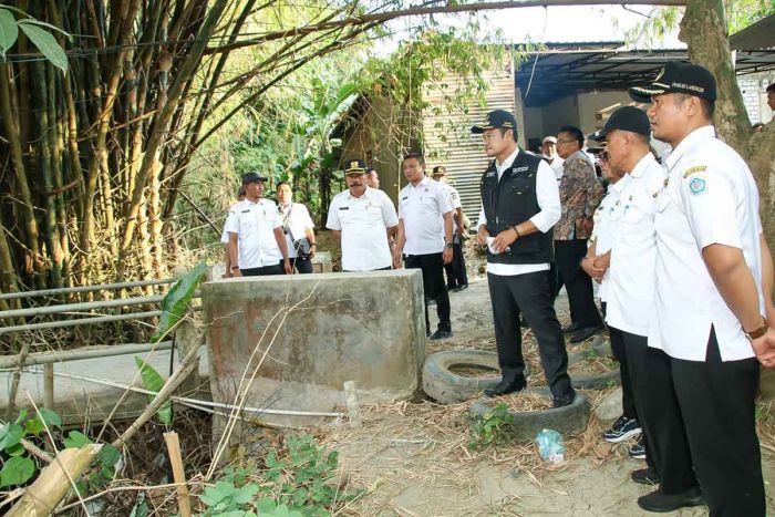 Lanjutkan Program Jamula, Bupati Lamongan Tinjau Kondisi Jalan dan Jembatan yang Alami Kerusakan