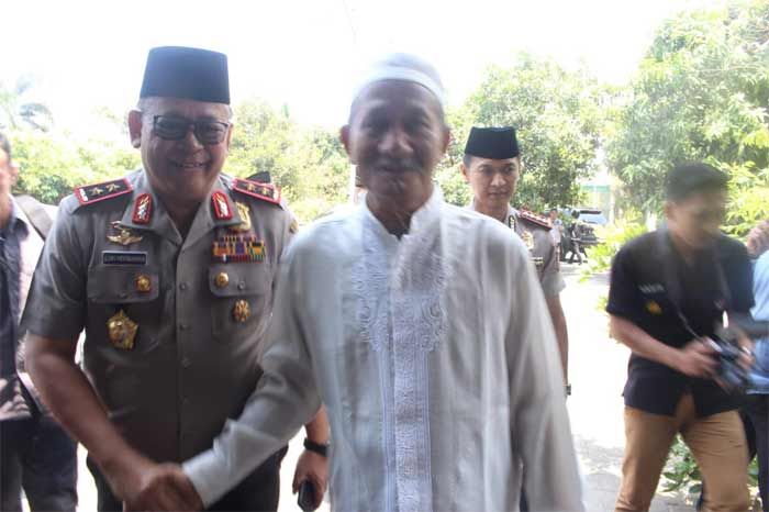 Kapolda Jatim Kunjungi Ponpes Bumi Shalawat di Lebo