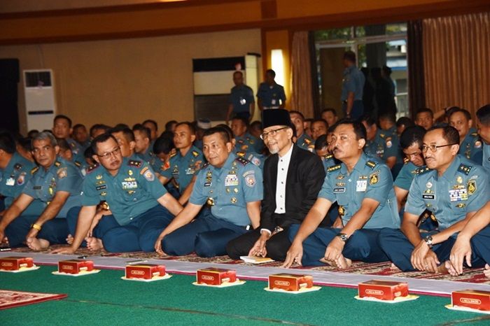 Pangarmada II dan Kasal Hadiri Buka Puasa Bersama Prajurit TNI AL Wilayah Timur