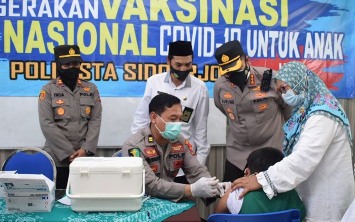 Kapolresta Sidoarjo Tinjau Vaksinasi Covid-19 untuk Anak Usia 6-11 Tahun