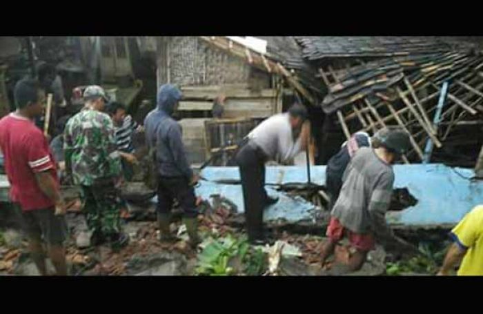 Lagi, Bangunan Sekolah di Ngawi Ambruk, Tembok SD Kuniran I Roboh