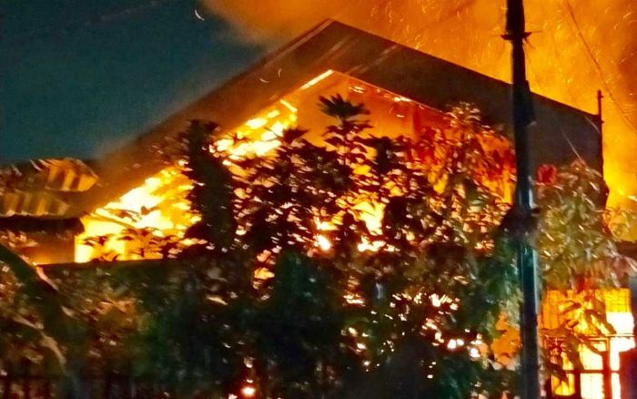 Kebakaran Rumah di Surabaya, Dua Lansia Ditemukan Tewas Terbakar