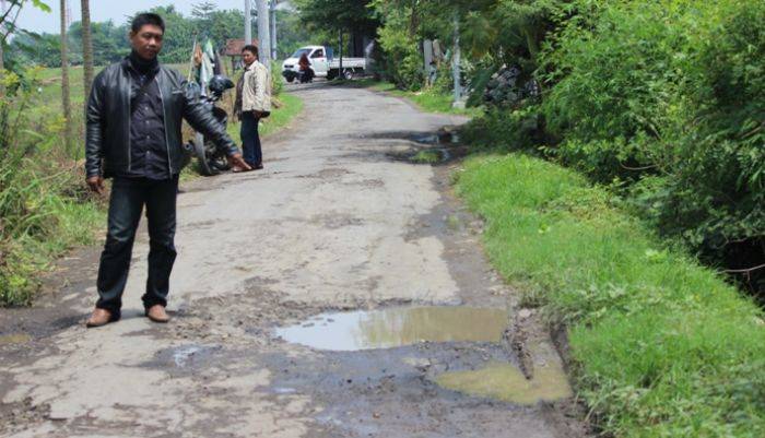 Bekas Galian PDAM Lagi-Lagi Rusak Jalan di Sidoarjo