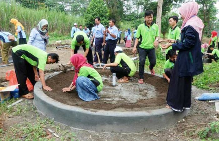 Geliat Santri Jombang Belajar Budidaya Lele Sistem Bioflok