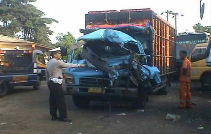 Kecelakaan di Raya Buduran, Truk Tangki Seruduk Truk Engkel, Satu Tewas