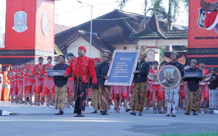 Upacara Grebeg Pancasila di Blitar: Pawai Kirab Budaya hingga Arak 5 Tumpeng Raksasa