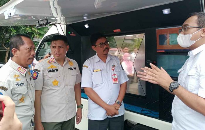 Pemprov Jatim Miliki Mobil X Ray untuk Berantas Barang Kena Cukai Ilegal