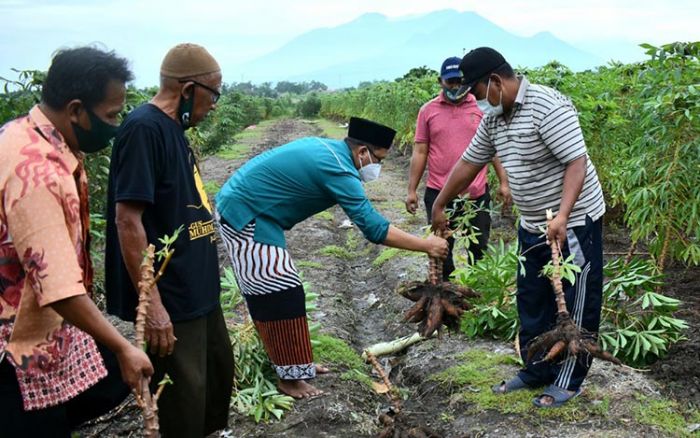 Sambangi Petani Tulangan, Gus Muhdlor Tegaskan Komitmen Modernisasi Pertanian