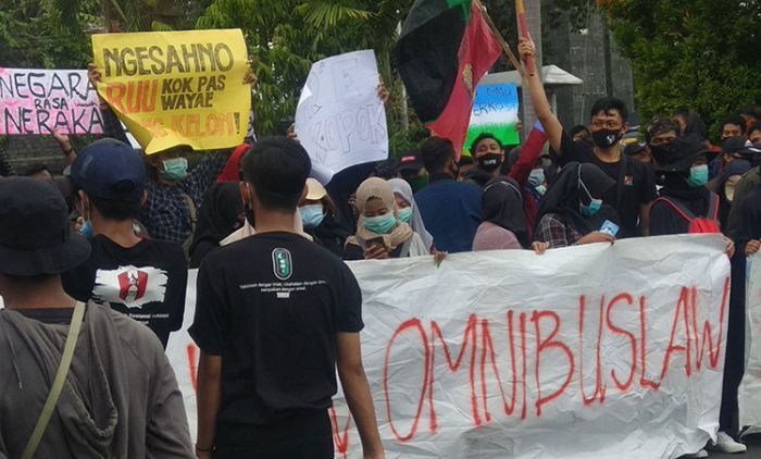 Ratusan Massa di Lamongan Desak DPR RI dan Pemerintah Cabut Omnibus Law UU Cipta Kerja