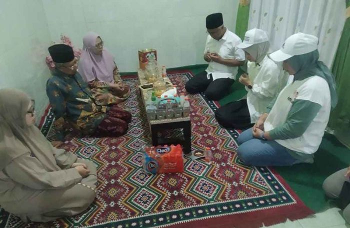 Ingin Lebih Dekat dengan Masyarakat, Vinanda-Gus Qowim Blusukan di Kelurahan Tamanan