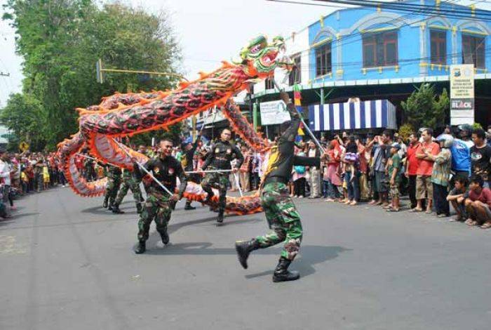 Kirab Kim Sien Tutup HUT YM Kong Co di Tuban