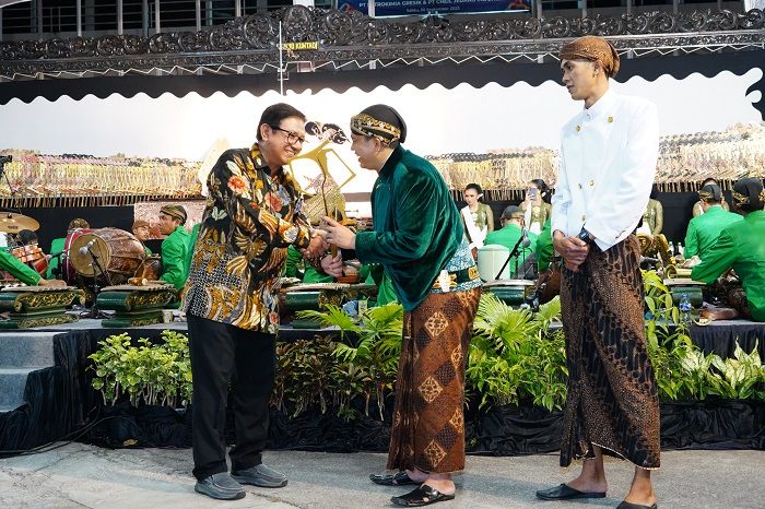  Petrokimia Gresik Gelar Pertunjukan Wayang Kulit dengan Lakon Amarta Binangun