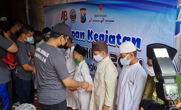 Peringati HPN 2021, AJB Bareng Bupati dan Forkopimda Bangkalan Berikan Santunan kepada Anak Yatim