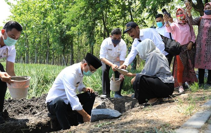 Pulihkan Ekonomi Masa Pandemi, Bupati Ngawi Resmikan Desa Wisata Industri Akar Kayu Jati