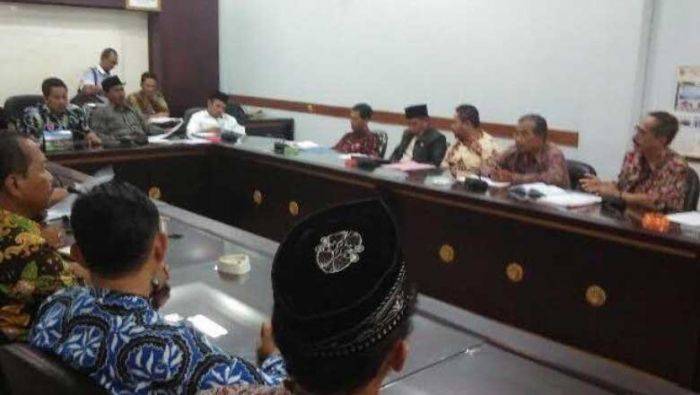 Mengadu ke Dewan, Guru Agama di Jember Pertanyakan Tunggakan Tunjangan Rp 61 M