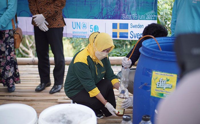 Bisa Sembuhkan PMK, DLH Kota Batu Kembangkan Eco Enzyme