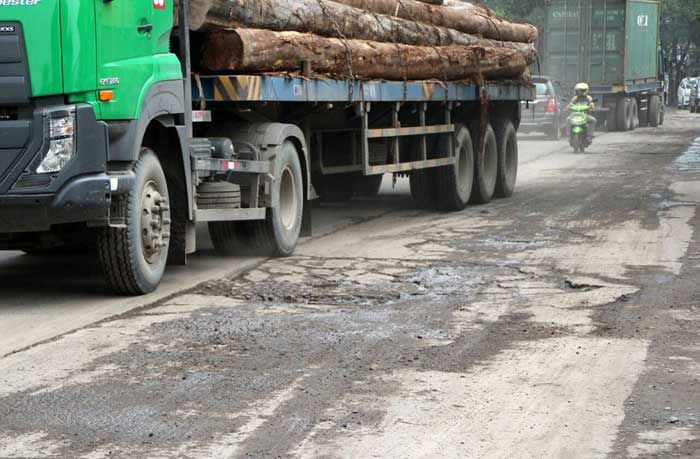 Pancing Perusahaan agar Patungan, DPRD Gresik Minta Jalan Harun Thohir Dipasang Portal