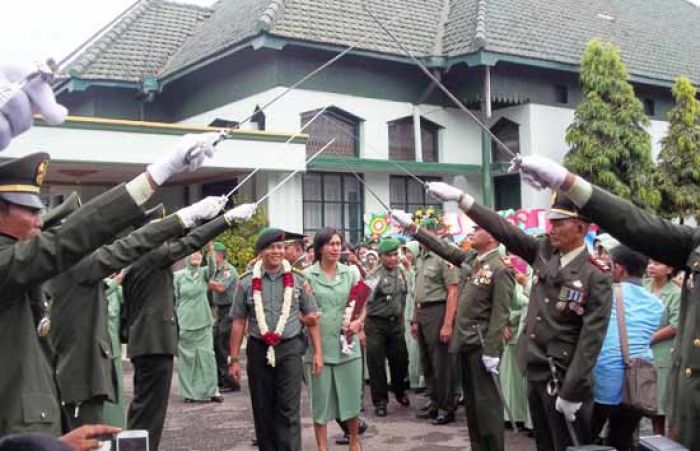 Lepas Sambut Dandim 0810 Nganjuk, Letkol Arh Sri Rusyono Janji Pertahankan Prestasi Dandim Lama