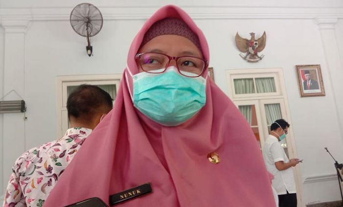 Tunggu Hasil Tes Swab PCR, Pasien RSUD Syamrabu Bangkalan Antre Masuk Ruangan IGD