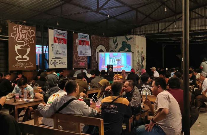 Debat Publik Pertama Pilkada Nganjuk 2024, Relawan Paslon Nomor Urut 1 Gelar Nobar