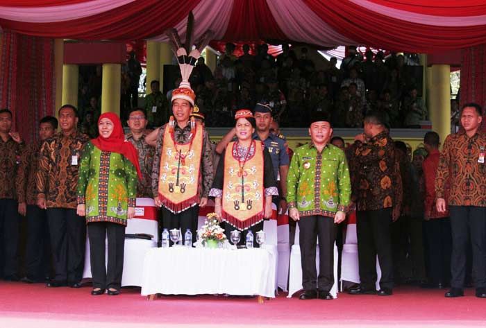 Hadiri Hari Ibu di Makassar, Mensos Khofifah Ajak Masyarakat Galakkan One Day One Care