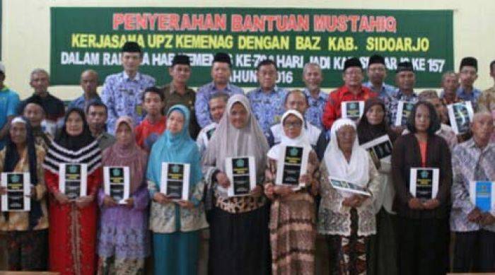 Peringati HAB dan Jelang HUT Kabupaten Sidoarjo, BAZ dan Kemenag Beri Santunan