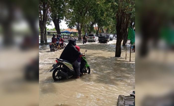 Kali Lamong Meluap, Ribuan Rumah di Benjeng dan Balongpangang Terendam