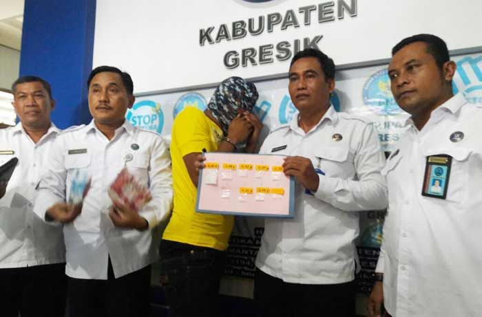 BNNK Gresik Gulung Kurir Sabu Asal Menganti