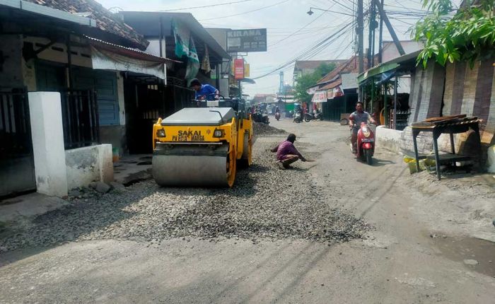 Kerusakan Jalan Ruas Kejapanan-Besuki Ditangani Tambal Sulam