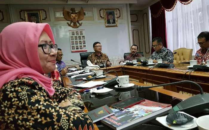 Bertemu Mendagri, Adkasi Perjuangkan Nasib Honorer K2