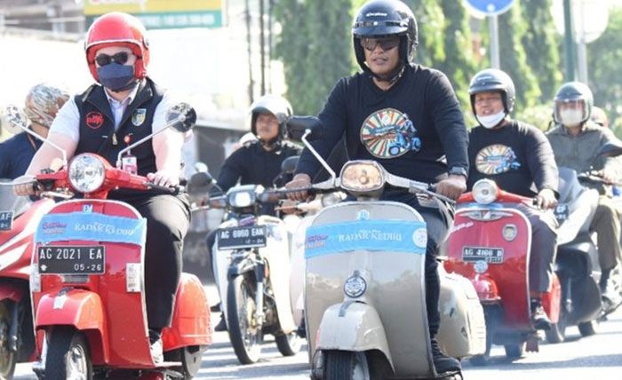 Rolling Thunder, Wali Kota dan Bupati Naiki Vespa Keliling Kediri