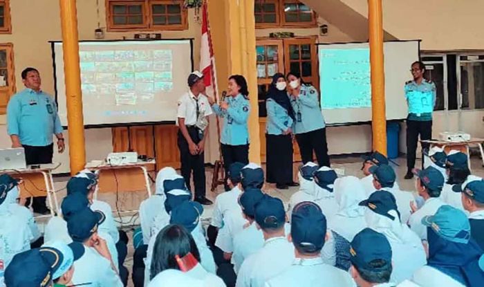 Bahas Dampak Bullying, Tim Penyuluh Hukum Kanwil Kemenkumham Jatim Gelar Sosialisasi untuk Pelajar