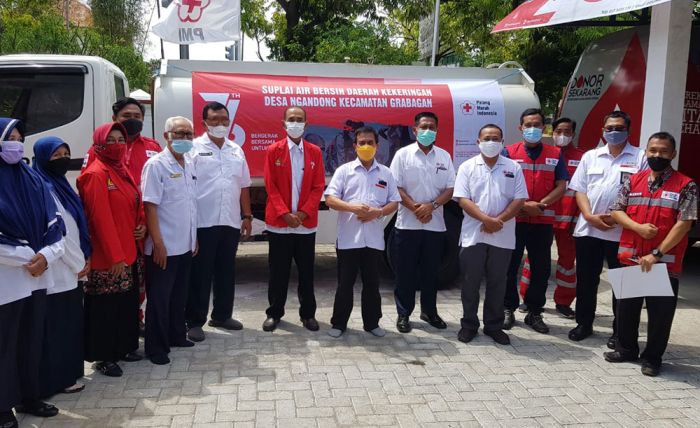 Momentum Dirgahayu ke-76, PMI Tuban Suplai Air Bersih di Daerah Kekeringan