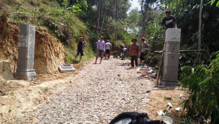 Tugu TMMD 105 Dompyong Trenggalek Jadi Kenangan