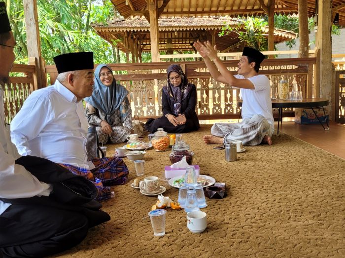 Sebut Kiai Asep Virus, Cara China Didik Anak, Kiai Imam Jazuli: Kelola Pesantren Tak Butuh Profesor