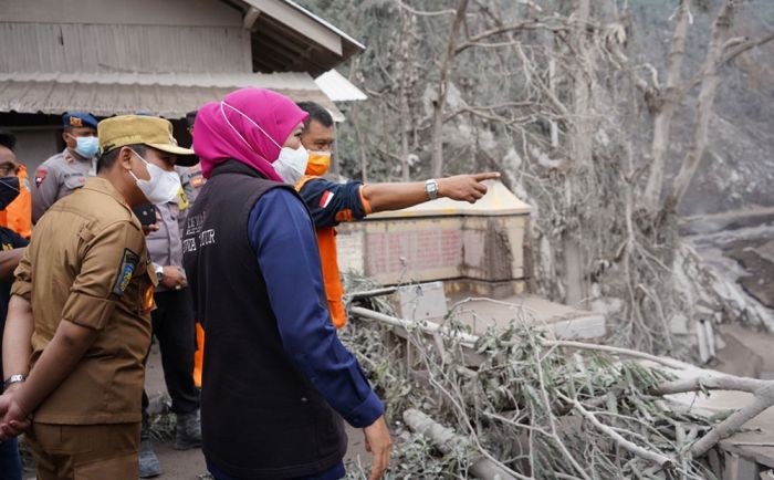 Gubernur Khofifah Harapkan Solusi Jangka Panjang untuk Ganti Jembatan Gladak Perak yang Putus