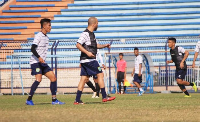 Gelar Game Internal, Persela Siapkan Uji Coba Sebelum Lanjutan Liga 1 Bergulir