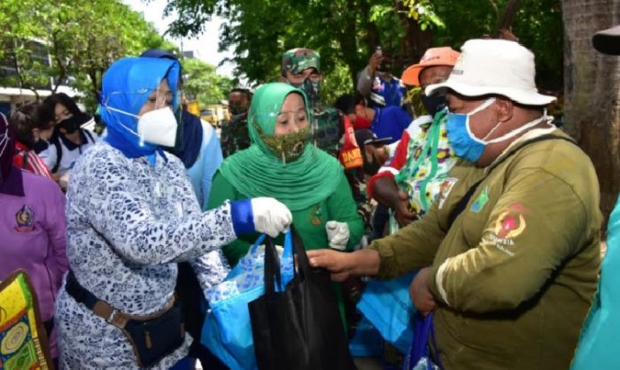 ​HUT Ke-75 TNI, Ketua DJA II Hadiri Bakti Sosial Dharma Pertiwi Daerah E