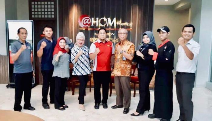 Hotel @HOM Raih Sertifikat Bintang Tiga Pertama di Gresik