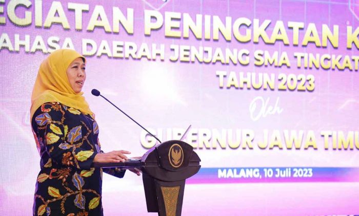 Peringati Hari Guru Sedunia, Gubernur Khofifah Dorong Guru Terus Berinovasi Cetak Generasi Emas 2045