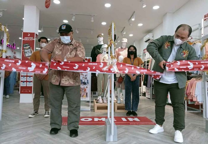 Dukung Pemulihan Ekonomi Daerah, 3Second Family Store Tulungagung Rekrut 80 Persen Karyawan Lokal