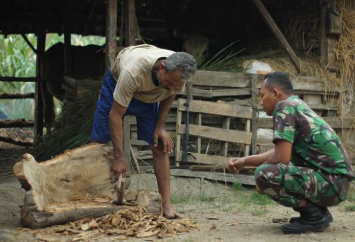 Berkesempatan Belajar Ukir Kayu Gembol