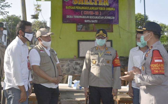 Kapolres Batu Tinjau Shelter Penerapan Prokes Pedagang Sayur