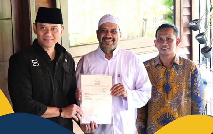 Menteri ATR/BPN Serahkan Puluhan Sertifikat Waqaf di Pasuruan