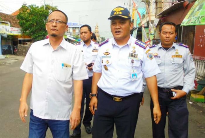 DPRD Gresik Sarankan Dishub Buat Lahan Parkir Khusus Mobil