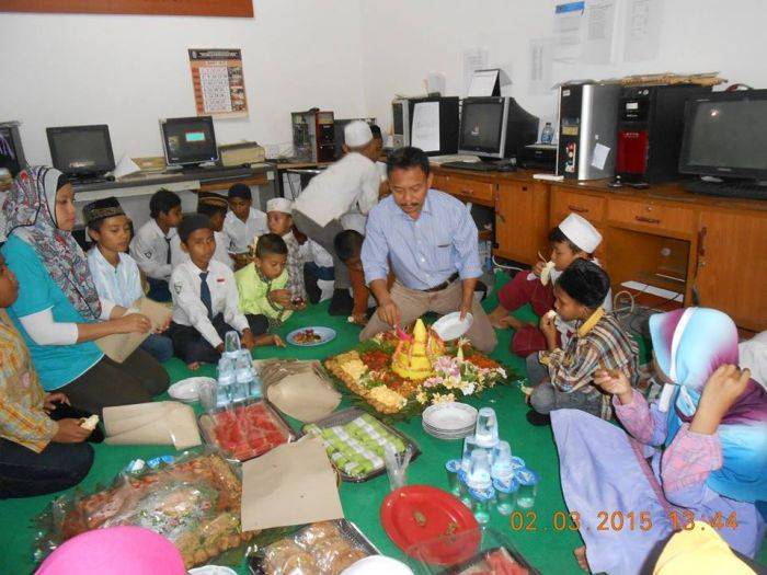 Berusia 15 Tahun, HARIAN BANGSA Burdahan Bersama Anak Yatim dan Mandi Air Hangat 