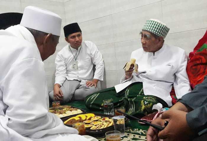 Hadiri Haul Sunan Ampel, Emil Disambut Habib Luthfi dan Mbah Moen