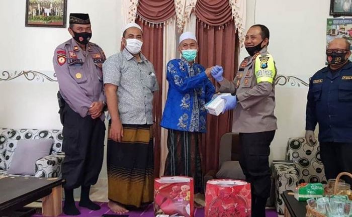 Kapolresta Banyuwangi Berikan Bantuan Obat ke Ponpes yang Jadi Klaster Covid-19