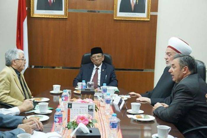 Kiai Hasyim Muzadi Diminta Jadi Promotor Konferensi Universitas Islam Internasional