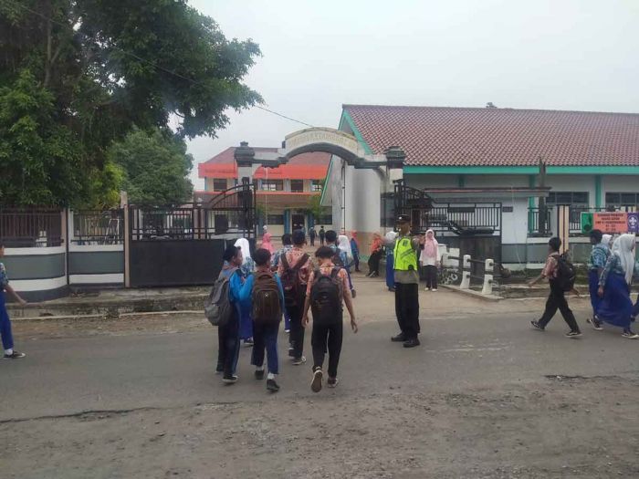 Dekatkan Diri Kepada Masyarakat, Jajaran Polres Ngawi Laksanakan Gatur Pagi